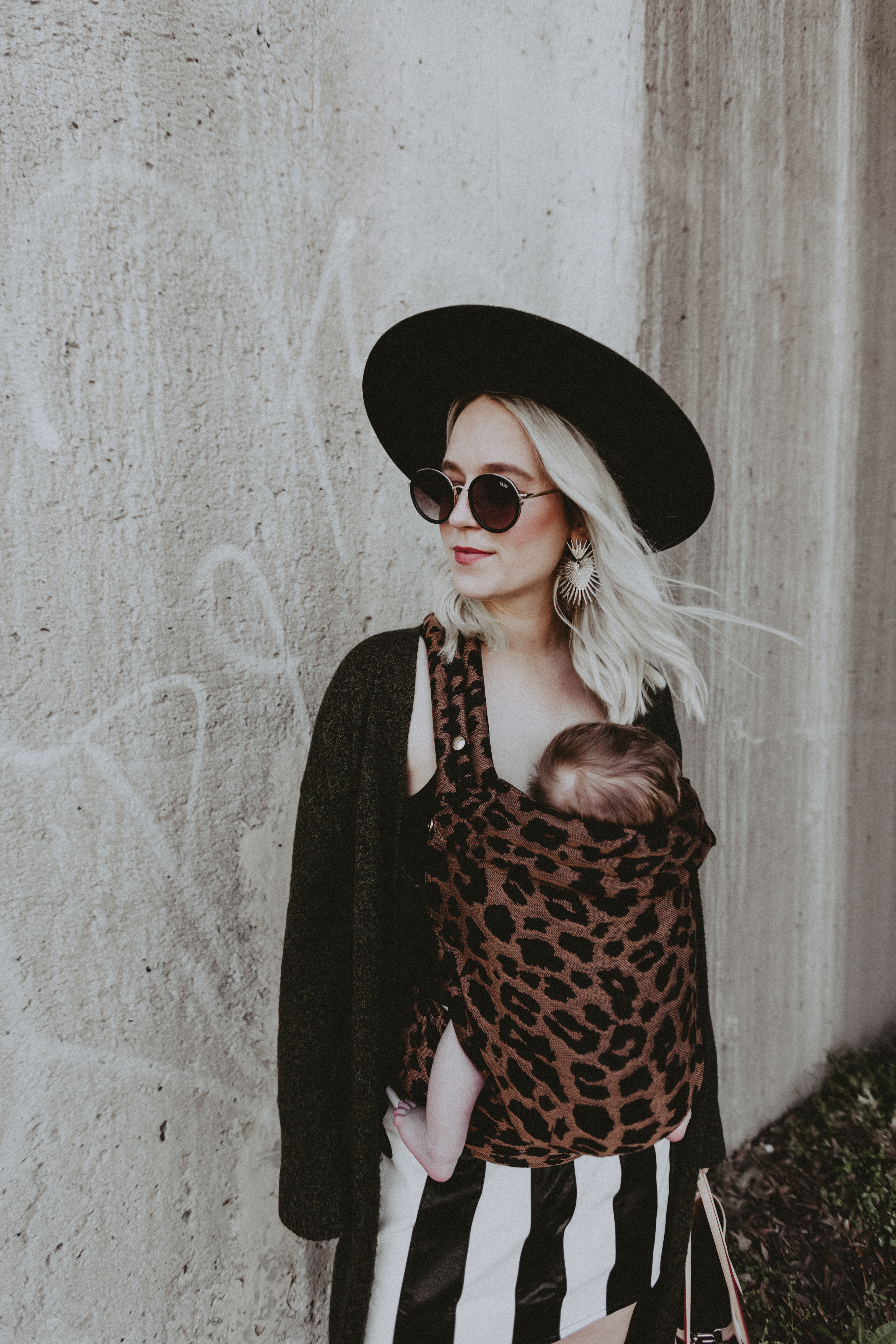 The Artipoppe Baby Carrier for Fashionable Moms